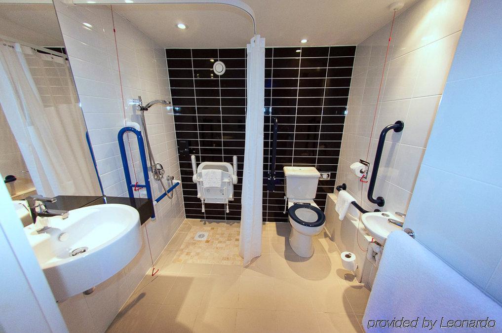 Holiday Inn Express Liverpool Hoylake, An Ihg Hotel Zewnętrze zdjęcie